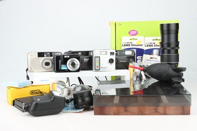 Lot 456 - A Mixed Selection of Cameras & Accessories