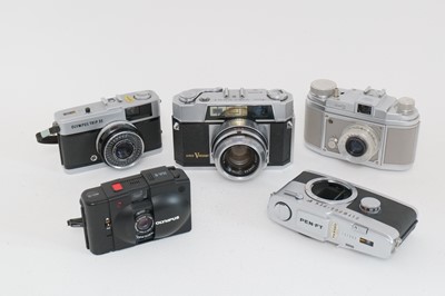 Lot 419 - A Small Selection of Various Cameras