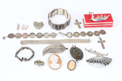 Lot 140 - A Small Collection of Silver Jewellery