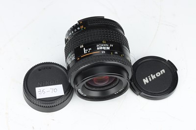 Lot 645 - A Nikon AF NIkkor f/3.3-4.5 35-70mm Lens