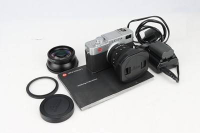 Lot 546 - A Leica Digilux 2 Compact Camera