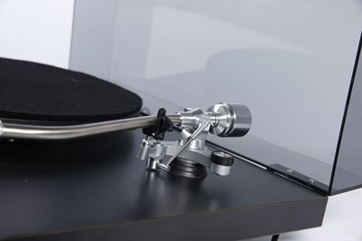 Lot 184 - A Rega Planar 3 Record Turntable