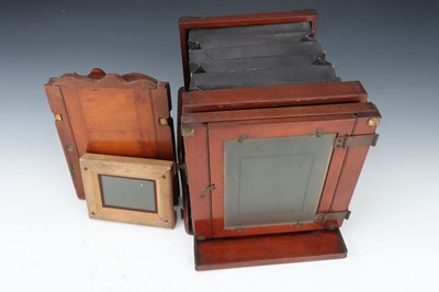 Lot 615 - An Unmarked Half Plate Tailboard Camera