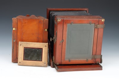 Lot 615 - An Unmarked Half Plate Tailboard Camera