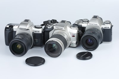 Lot 670 - A Selection of Three Pentax 35mm SLR Cameras