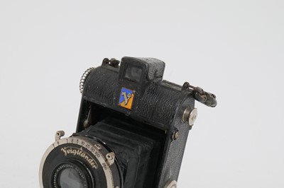 Lot 406 - A Voigtlander Virtus Camera