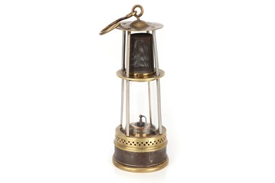 Lot 136 - A Miner's Bainbridge Lamp