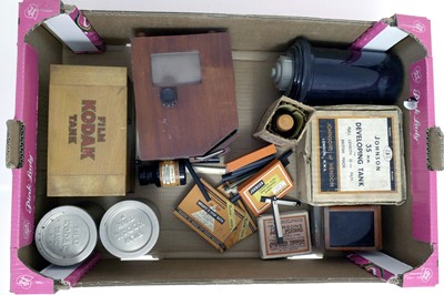 Lot 508 - A Selection of Various Early Darkroom Equipment