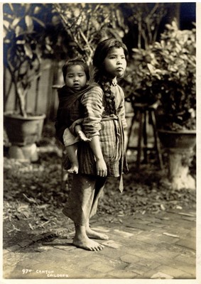 Lot 356 - A Photograph of Chinese Children