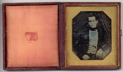 Lot 186 - Daguerreotype and Ambrotypes, Four Portraits