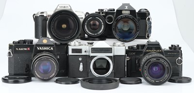 Lot 390 - A Mixed Selection of Various Cameras