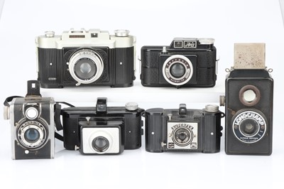 Lot 833 - A Mixed Selection of Cameras