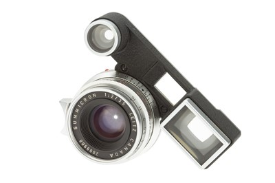 Lot 42 - A Leitz Summicron f/2 35mm Lens