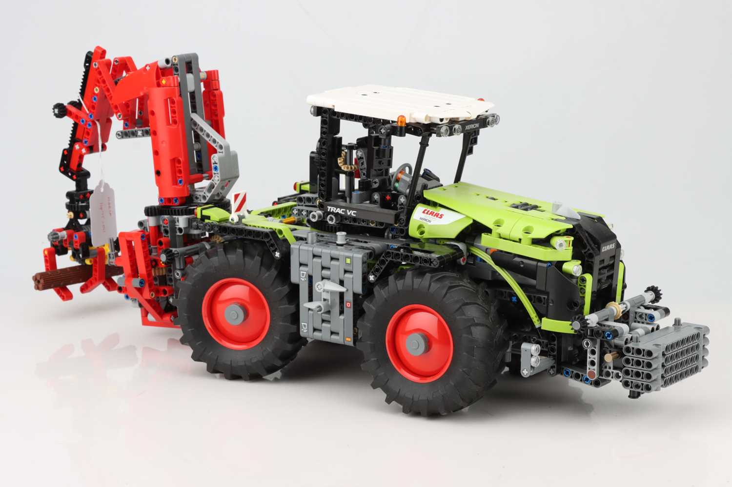Lot 91 LEGO Technic CLAAS XERION 5000 TRAC VC