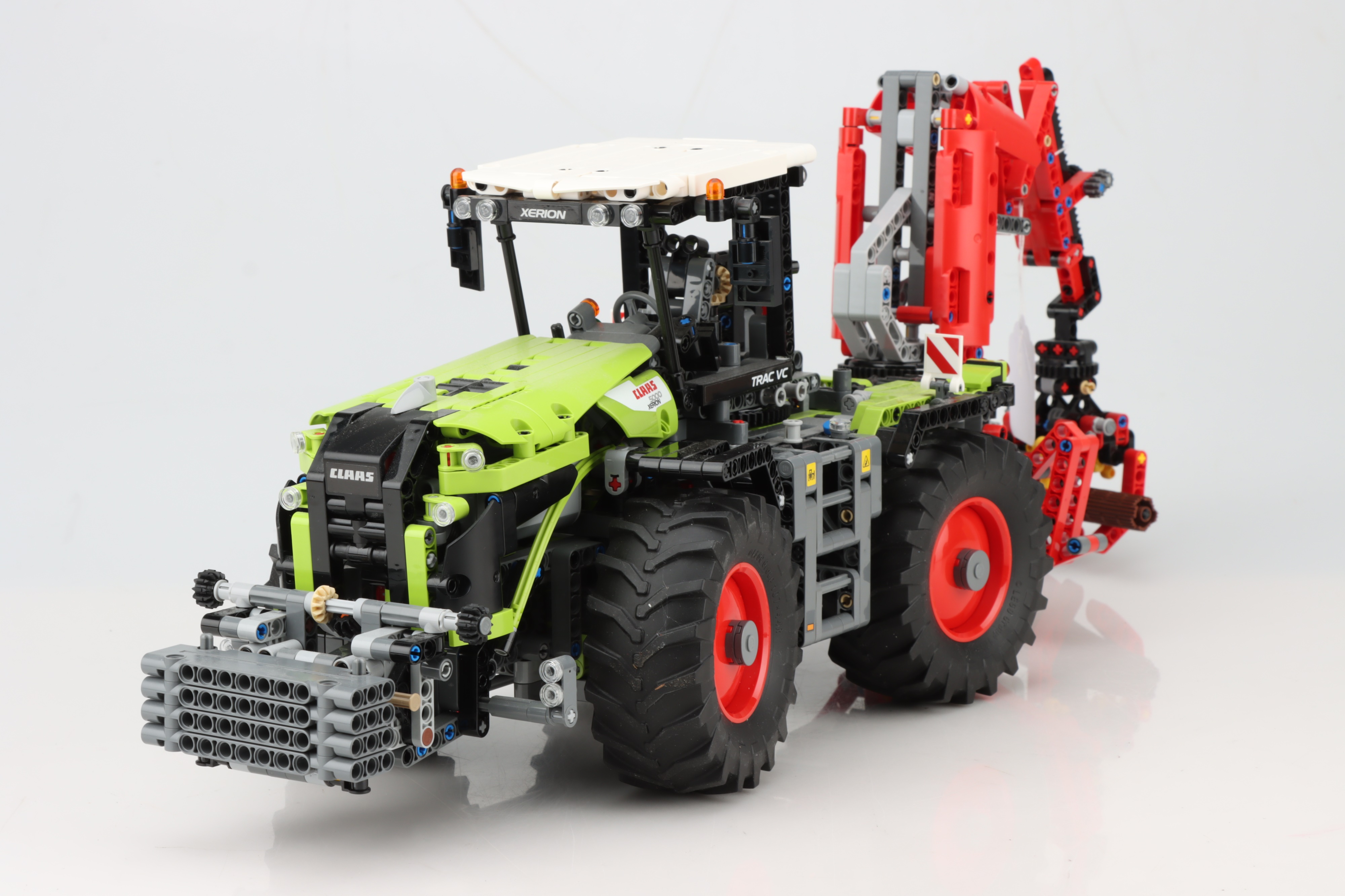 lego technic claas xerion Lot 91 - LEGO Technic CLAAS XERION 5000 TRAC VC