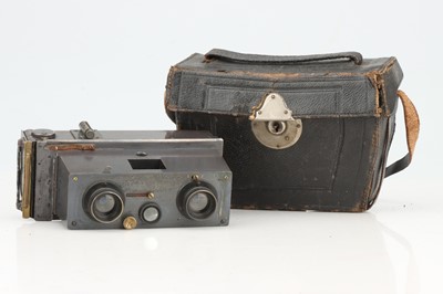 Lot 381 - A Richards Verascope Stereoscopic Camera