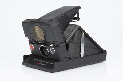 Lot 820 - A Polaroid SX-70 Land Camera Sonar OneStep