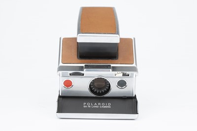 Lot 822 - A Polaroid SX-70 Land Camera