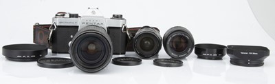 Lot 790 - A Pentax Spotmatic F 35mm SLR Camera Outfit