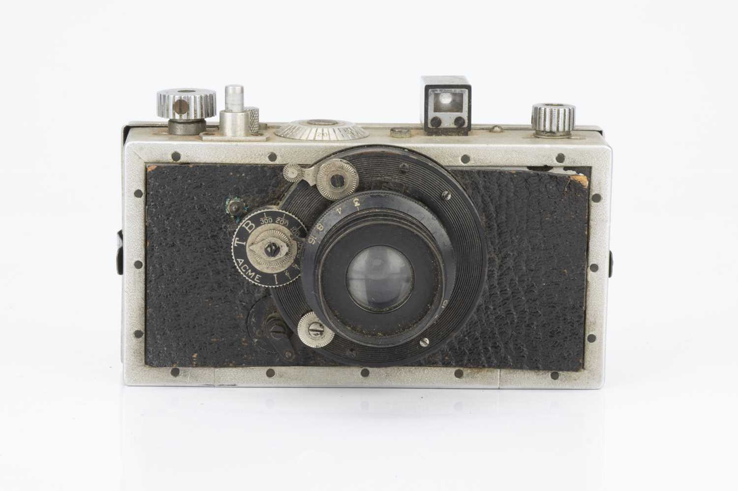 Lot 836 - An Unmarked 35mm Viewfinder Camera