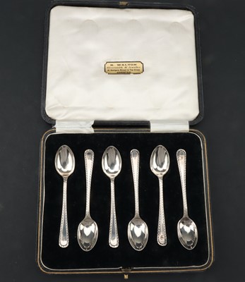 Lot 62 - A Cased Set of George VI Silver Rats Tail Tea Spoons and Tongs