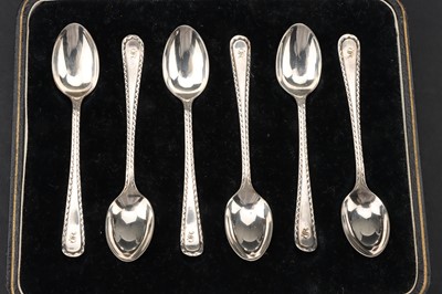 Lot 62 - A Cased Set of George VI Silver Rats Tail Tea Spoons and Tongs