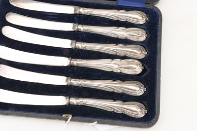 Lot 63 - A Cased Set of George V Silver Coffee Bean Spoons