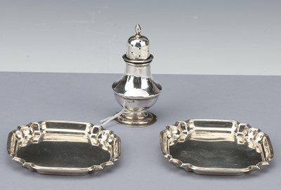 Lot 74 - A Pair of George VI Serpentine Dishes
