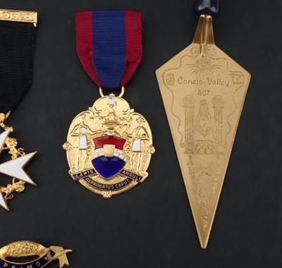 Lot 45 - A Collection of Masonic Memorobilia
