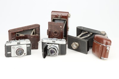 Lot 385 - A Mixed Selection of Cameras