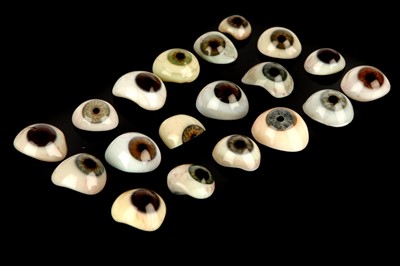 Lot 174 - A Set of 19 Prosthetic Glass Eyes