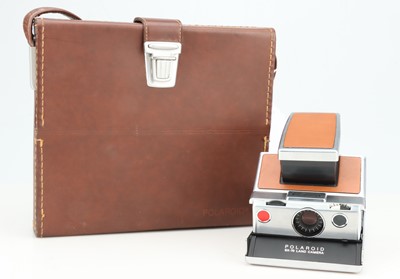 Lot 850 - A Polaroid SX-70 Land Camera Outfit