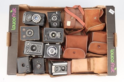 Lot 860 - A Selection of Various Box Style Cameras