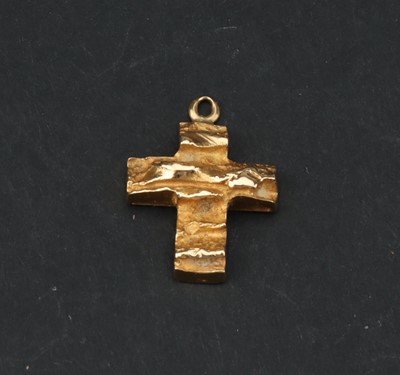 Lot 115 - A Lapponia 18 ct Gold Cross