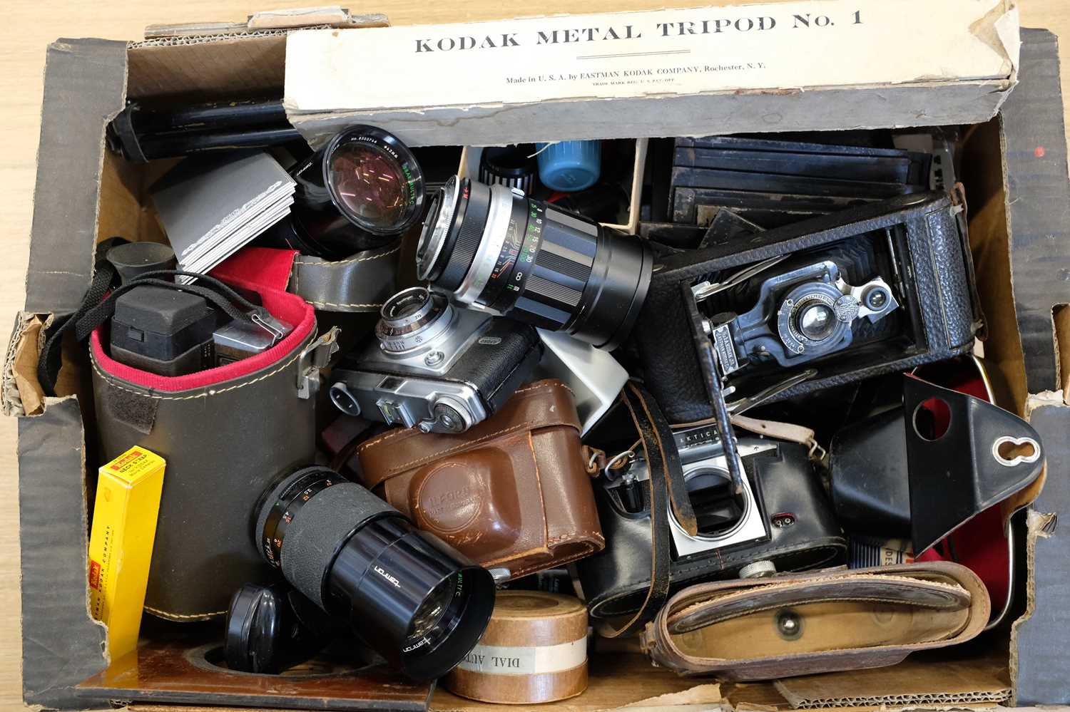 Lot 479 - A Selection of Various Cameras & Accessories