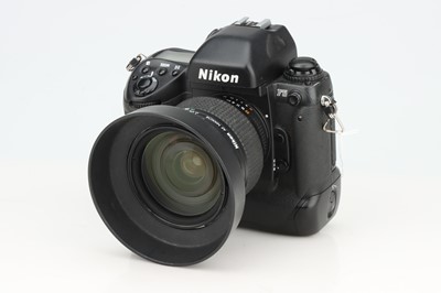 Lot 618 - A Nikon F5 SLR Camera