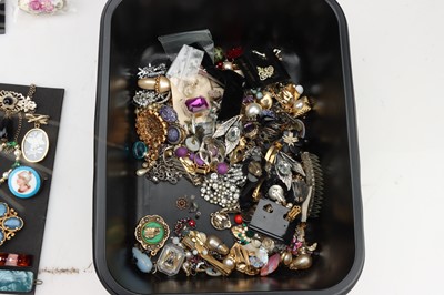 Lot 103 - A Substantial Collection of Costume Jewellery