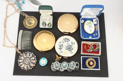 Lot 103 - A Substantial Collection of Costume Jewellery