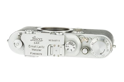 Lot 8 - A Leica IIIb 'Military' Rangefinder Camera