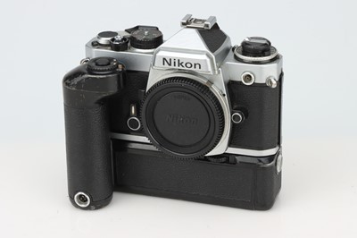 Lot 621 - A Nikon FE SLR Camera