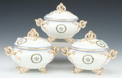Lot 92 - A Trio of 19th Century Coalbrookdale Porcelain Sauce Tureens