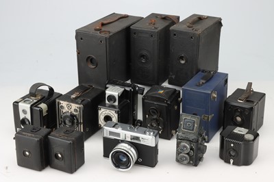 Lot 375 - A Selection of Various Cameras