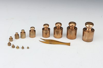 Lot 327 - A Very Fine Set of Standard Apothecaries Weights