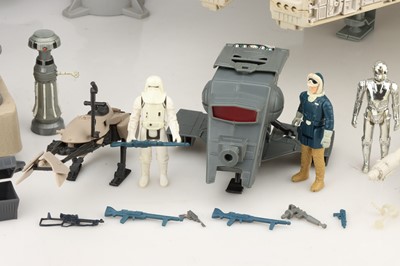 Lot 130 - A Selection of Early Starwars Toys