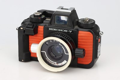 Lot 625 - A Nikon Nikonos V Camera