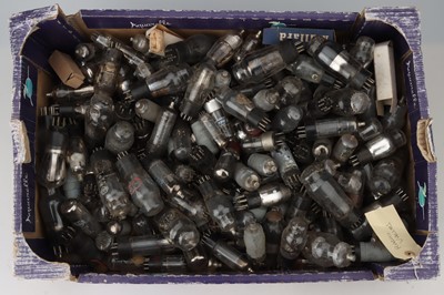 Lot 308 - A Large Collection of Radio Values