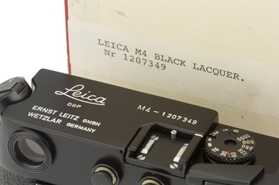 Lot 32 - A Leica M4 Rangefinder Body