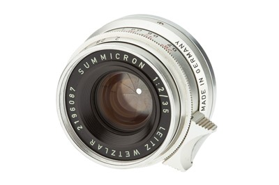 Lot 43 - A Leitz Summicron f/2 35mm Lens