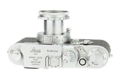 Lot 16 - A Leica IIIg Rangefinder Camera