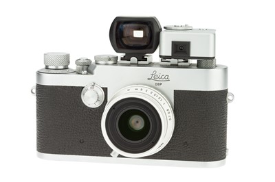 Lot 15 - A Leica Ig Camera